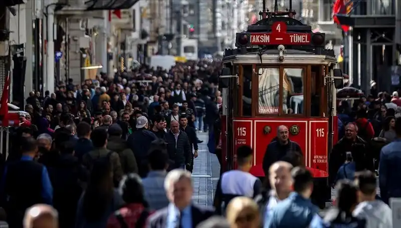 Türkiye’nin Nüfusu Rekor Seviyeye Ulaşarak Yeni Bir Dönem Başlatıyor
