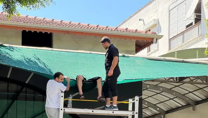 Dengeyi Kaybeden Kadın Balkondan Düştü: O Anlar Kamerada!