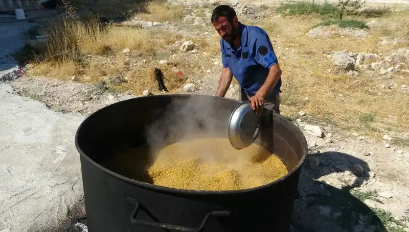 Her Yıl Ağustos’ta Başlayan Geleneğin Heyecanı: Kazanlar Kaynamaya Başladı!