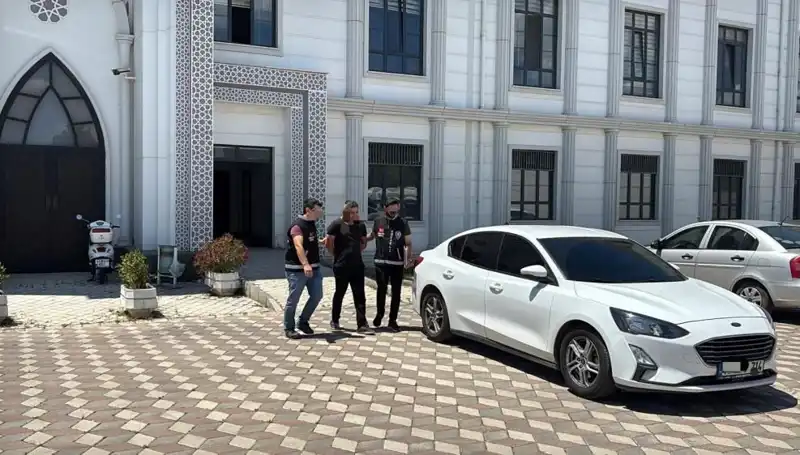 Kocaeli'de Cinayet Şok Etti: Katil Zanlısı Yakalandı ve Tutuklandı