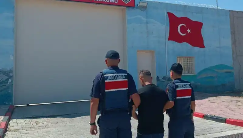Afyon'da Suçlu Avı: 9 Kişi Yakalandı, Şehir İçi Güvenlik Sağlandı
