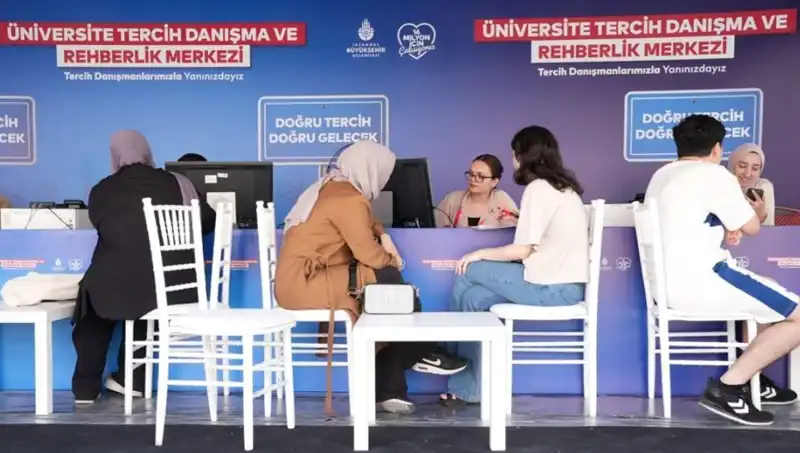 İstanbul’da Öğrencilere Özel: İBB Tercih Danışma ve Rehberlik Merkezleri Açıldı