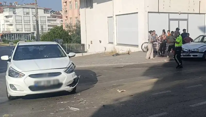 Antalya'da İki Otomobilin Çarpıştığı Kaza: Detaylar ve Sonuçlar