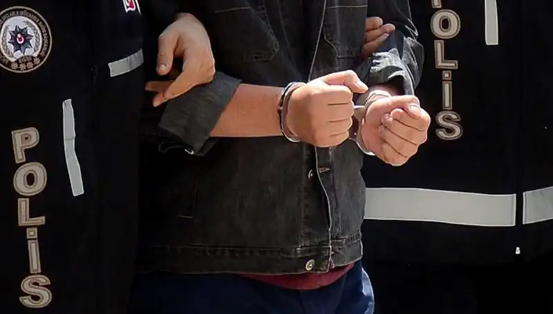 Kayseri’de Yasa Dışı Silah Ticareti: İki Zanlı Yakalandı!