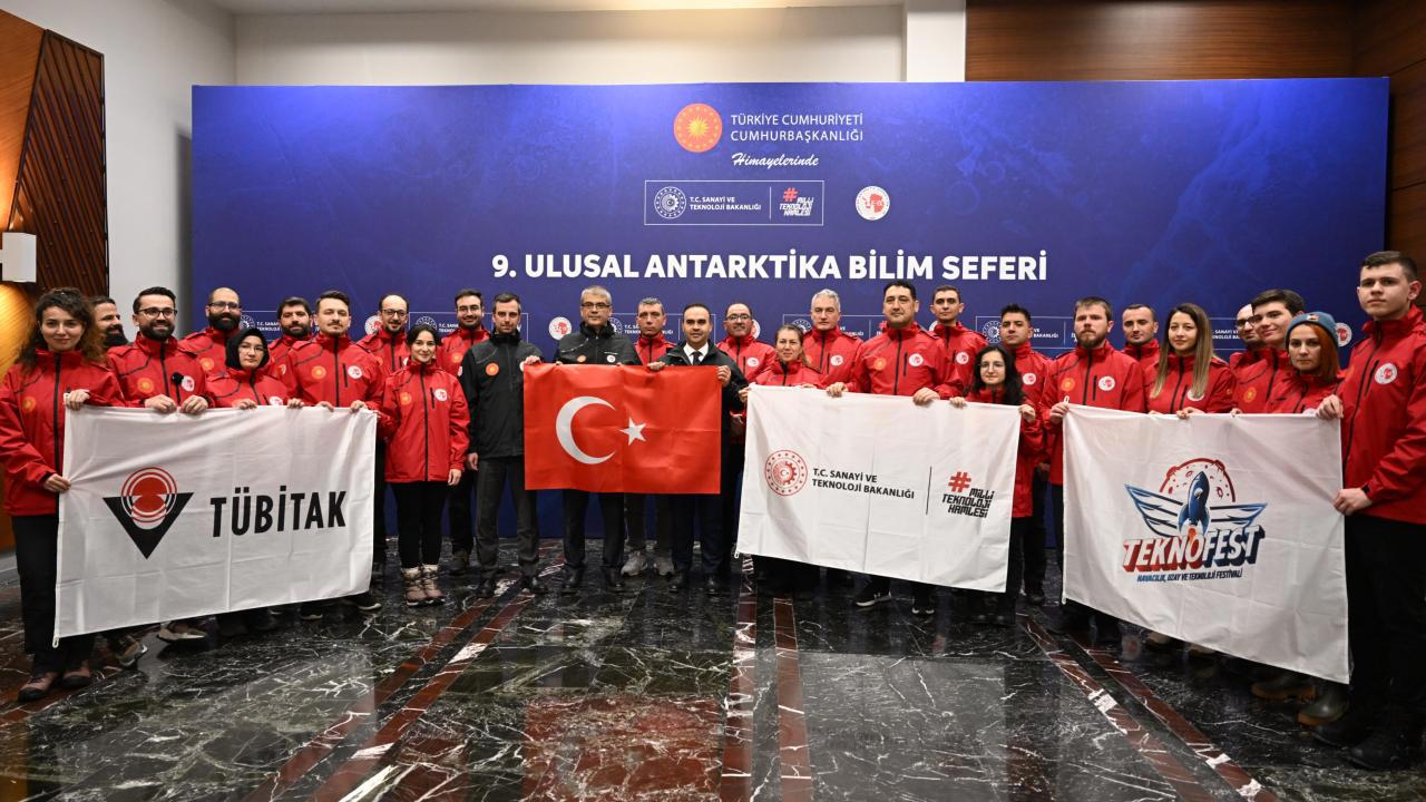 Türk Bilim İnsanları Antarktika'da 9. Kez Görev Yapacak