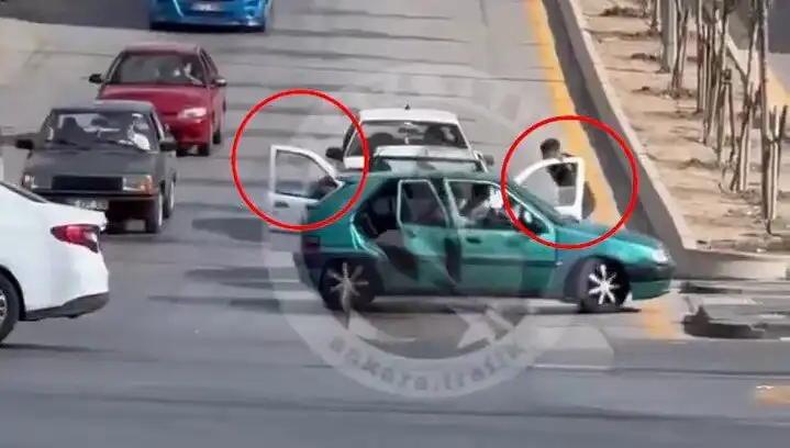 Trajedi Başladı! Trafikte Kılıçlı Saldırı İle Gözaltılar Gerçekleşti
